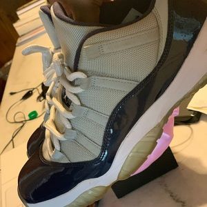 Jordan Retro Low 11 Georgetown